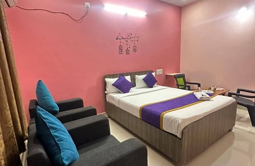 Electronics City Hotel | Hotel Golden Suites
