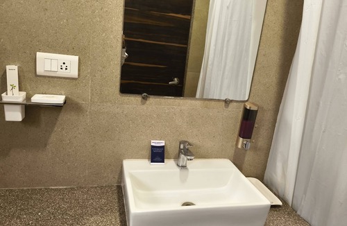 Kondapur Hotel | Hotel Grand Continent Hitech City, Laxmi Cyber City