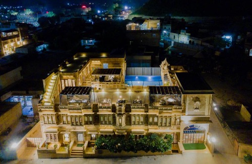 Amar Sagar Pol Hotel | Hotel Grand Khalifa
