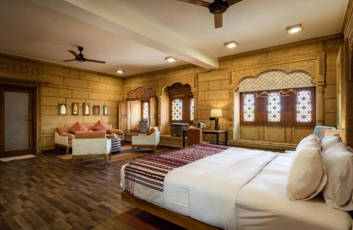 Amar Sagar Pol Hotel | Hotel Grand Khalifa
