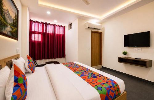 Govindpuri Hotel | Hotel Grand Villas - Near Govindpuri Metro Station