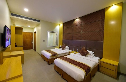 Anand Hotel | Hotel H