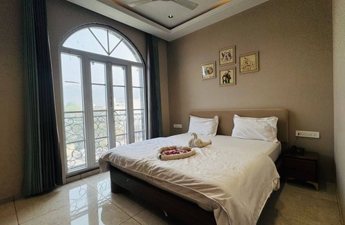 Chittorgarh Hotel | Hotel Hari leela fort view palace