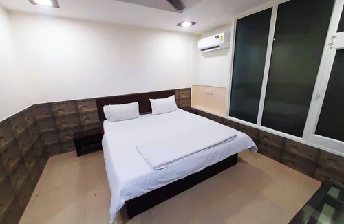 Mayapur Hotel | Hotel Heavens Guest House Haridwar