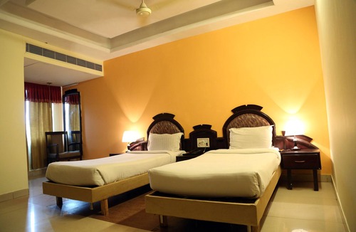 Lakdi Ka Pul Hotel | Hotel Hollyhock