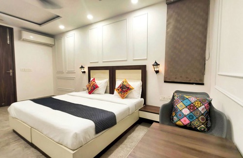 Dwarka Hotel | Hotel HomeAste 001 Near Yashobhoomi Convention Center