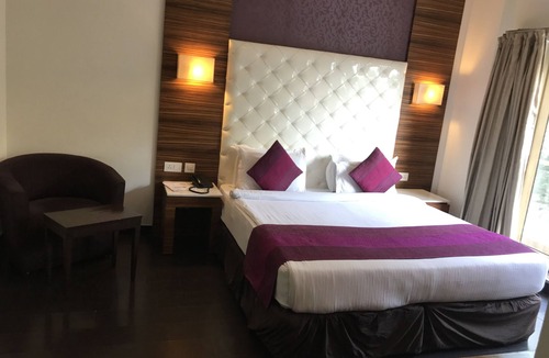 Greater Kailash Hotel | Hotel Ivory 32