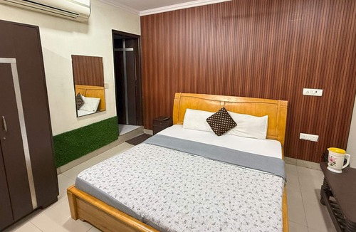 Karol Bagh House | Hotel J Joy deluxe