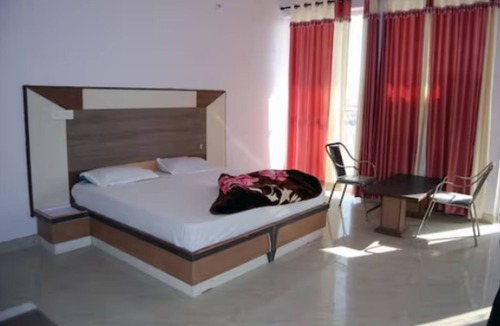 Behror Hotel | Hotel Jhansla By GRB