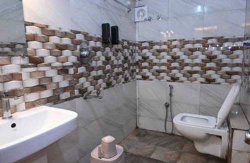 Stuart Hill Hotel | Hotel Kailash Heaven