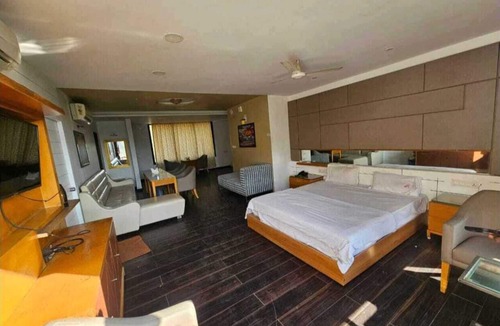 Abu Road Hotel | Hotel Kalki Palace