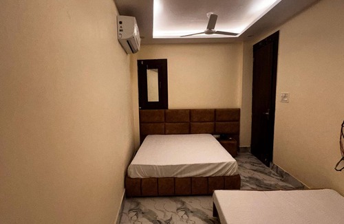 Haridwar Hotel | HOTEL KAPIL ROYAL INN