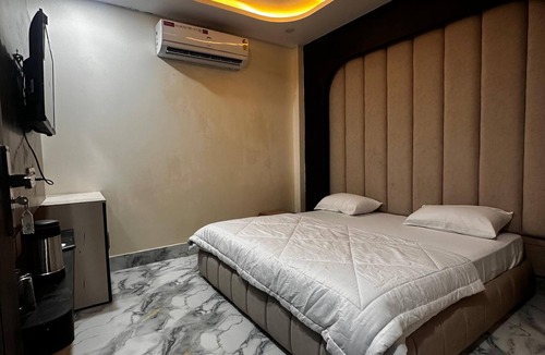 Haridwar Hotel | HOTEL KAPIL ROYAL INN