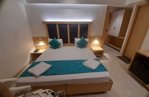 Goregaon East Hotel | HOTEL KARAN PALACE