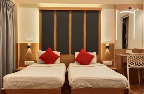 Goregaon East Hotel | HOTEL KARAN PALACE