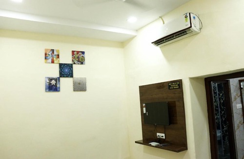 Ajmer Hotel | Hotel King Edward Memorial 50 Mtrs from Railway Station
