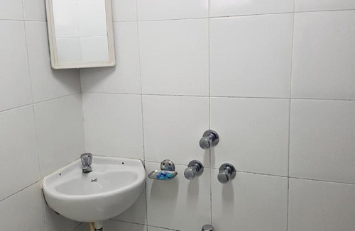 Grant Road Hotel | Hotel Kumkum