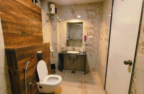 Shamshabad Hotel | Hotel Lake View Airport Zone
