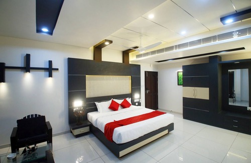 Kakkanchery Hotel | Hotel Le Moshe Inn