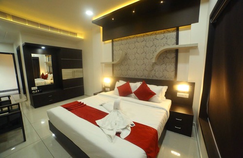 Kakkanchery Hotel | Hotel Le Moshe Inn