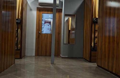 Jogeshwari West Hotel | Hotel Le West Near Exhibition Center Rooms & Dormitory