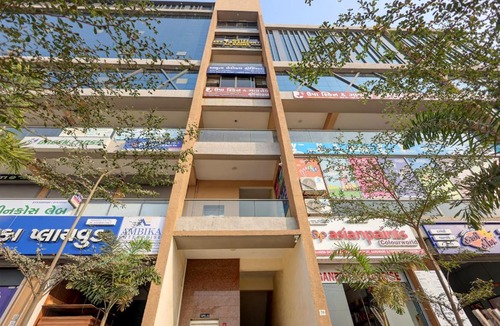 Gandhinagar Hotel | Hotel Lee Paramount