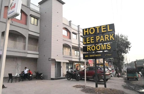 Nadiad House | Hotel Lee park