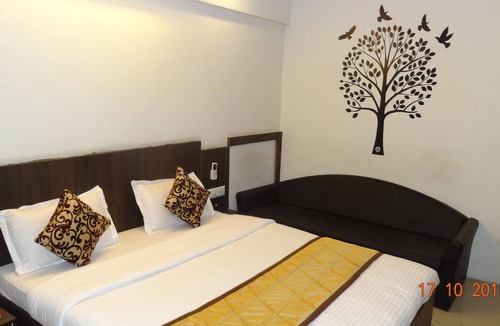 Thaltej House | Hotel Long Stay