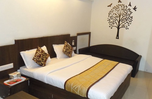 Thaltej House | Hotel Long Stay