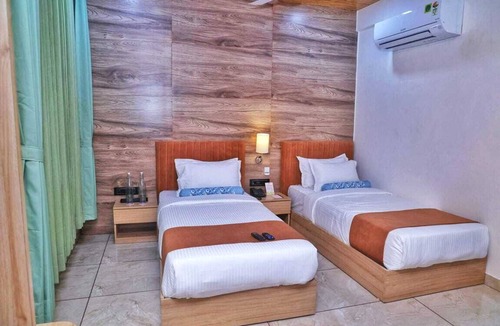 Botad Hotel | Hotel Lotus