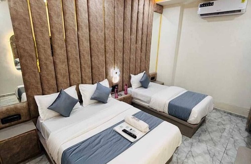 Chandkheda Hotel | Hotel Lotus Inn