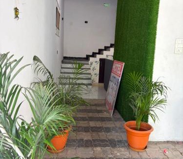 Jabalpur Hotel | Hotel Lotus Stay INN