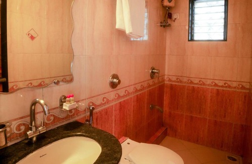 Bandra West Hotel | Hotel Lucky Near BKC