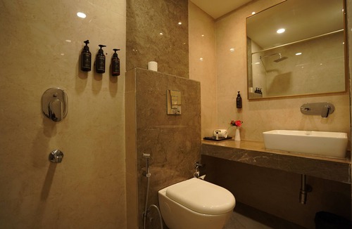 New Delhi Hotel | Hotel Luxe Opera NH8 - 7km from IGI Delhi Airport
