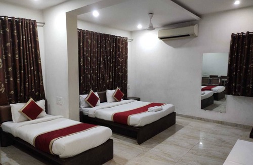 Sidhpur Hotel | Hotel Luxura