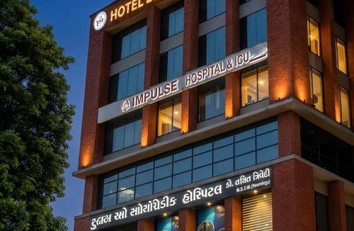 Adajan Hotel | Hotel Luxurious Inn