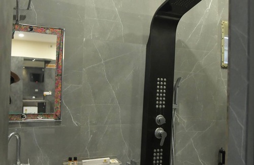 Howrah Hotel | HOTEL M PLAZA DHULAGAR HOWRAH