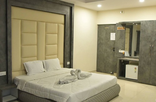 Howrah Hotel | HOTEL M PLAZA DHULAGAR HOWRAH
