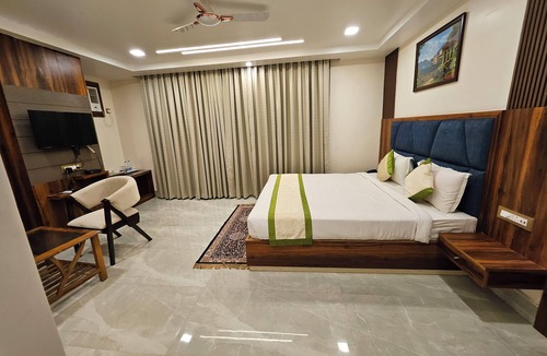 Deoghar Hotel | HOTEL MAA LAXMI PALACE