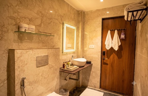 Shivpuri Hotel | Hotel Madhuram Shivpuri