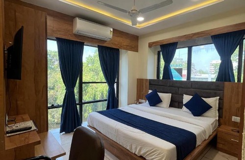 Navrangpura Hotel | Hotel Mahaveer