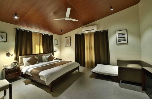 Mount Abu Hotel | Hotel Marigold With Swimming Pool By SAH