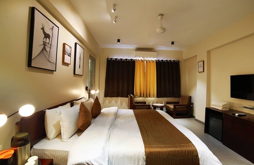 Mount Abu Hotel | Hotel Marigold With Swimming Pool By SAH