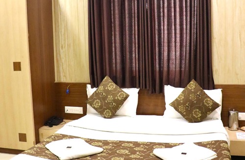 Trimbak Hotel | Hotel Midtown Inn