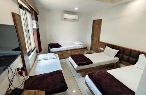 Sarkhej Hotel | Hotel Milan
