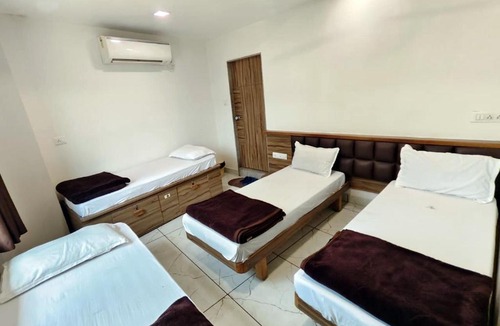 Sarkhej Hotel | Hotel Milan