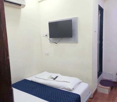Masjid Bandar Hotel | Hotel Mint Park AL Maqam - Near Mohammad Ali road Mumbai