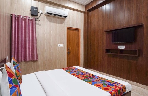 Vrindavan Hotel | Hotel Modernio RK Dham Family Oriented & Peaceful