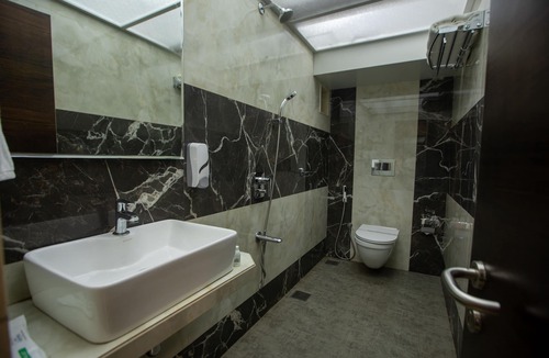 Mumbai Hotel | Hotel Naaz Executive Near T2 Airport