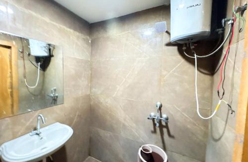 Ajmer Hotel | Hotel Nenu Mal ajmer AC OR NON AC Both Room